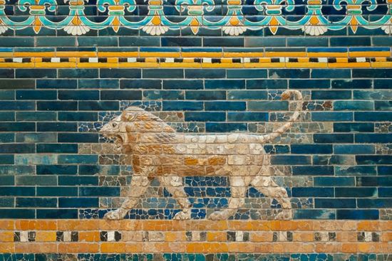 Wall art of a lion, a symbol of the Babylonians in biblical times