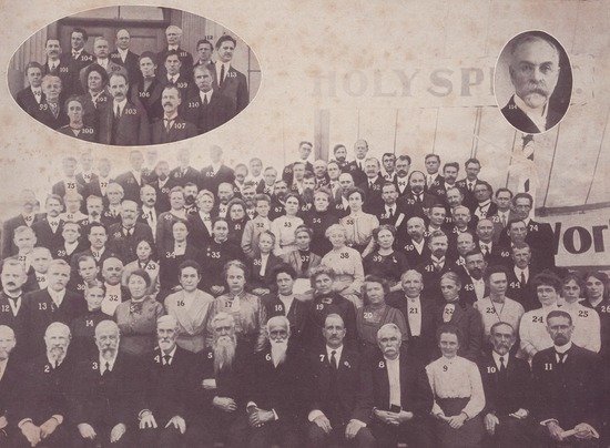 A group of Adventists at the General Conference session in 1913