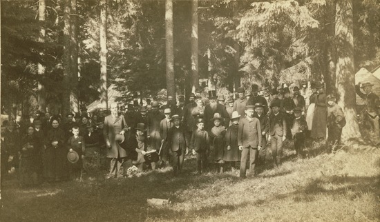 A group of Adventists at a camp meeting in Norway in 1887